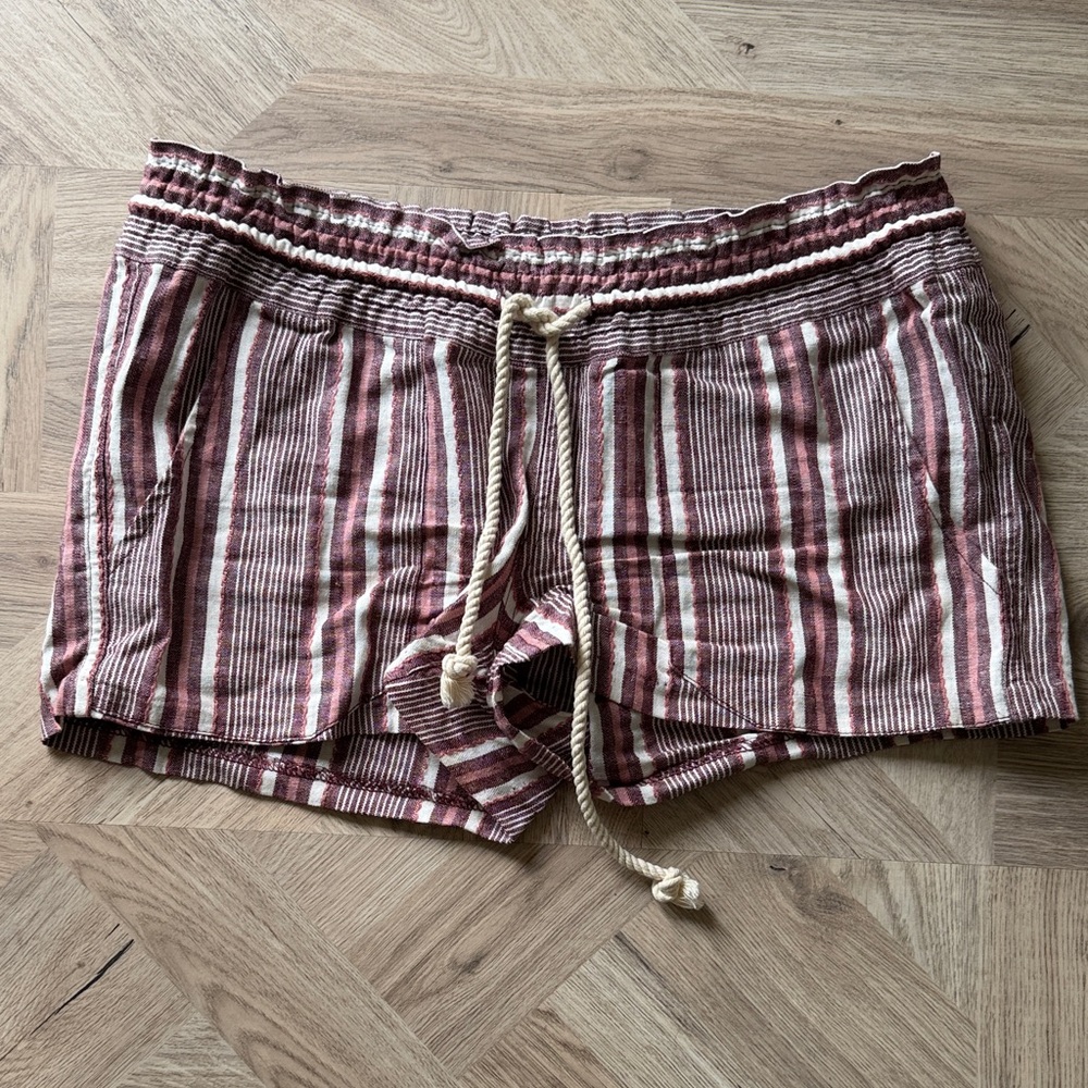 2 piece Roxy Women's Striped Shorts and Burgundy top set